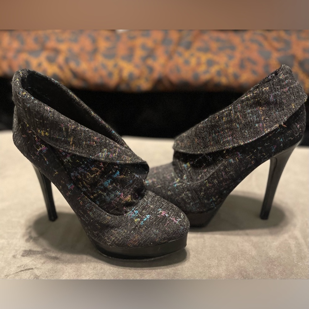 Chinese Laundry fabric booties